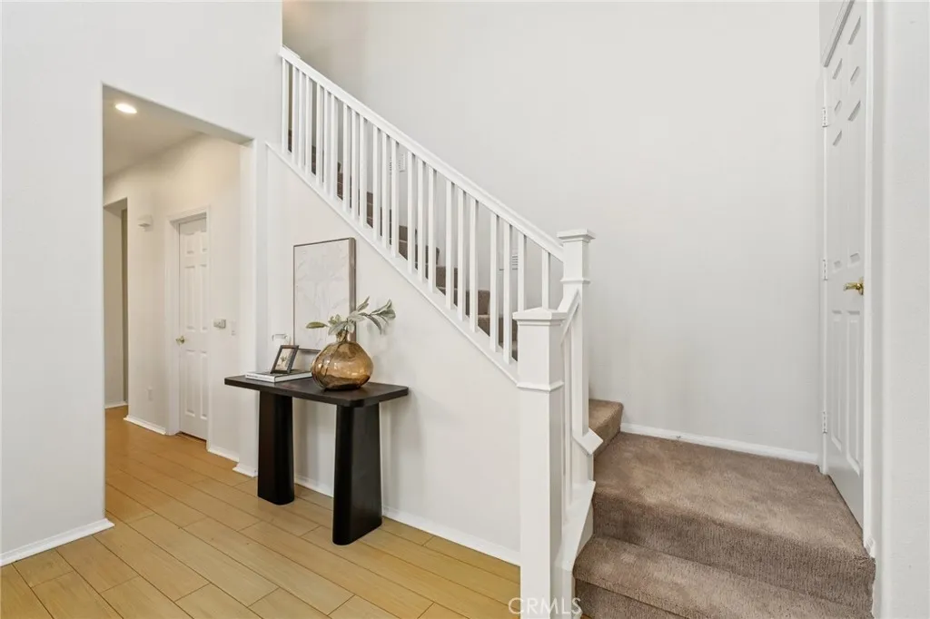 24150 View Pointe, Valencia, California 91355 home-pic-8